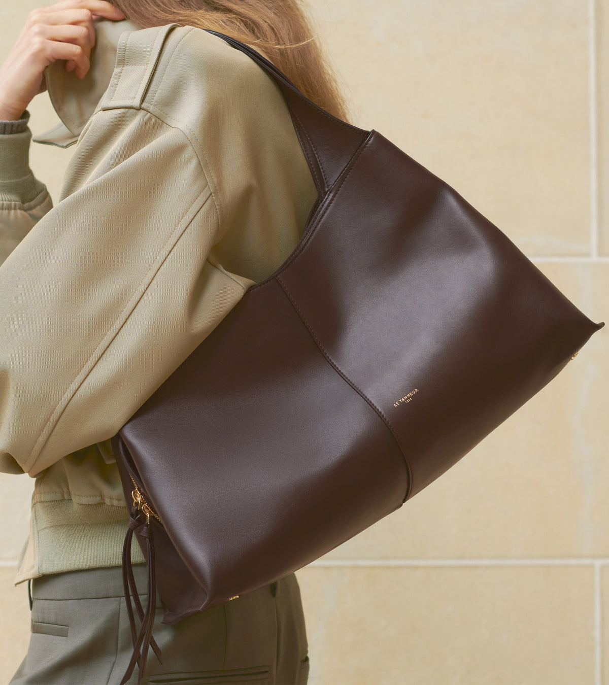 Bolso cabás grande Félicie de cuero liso