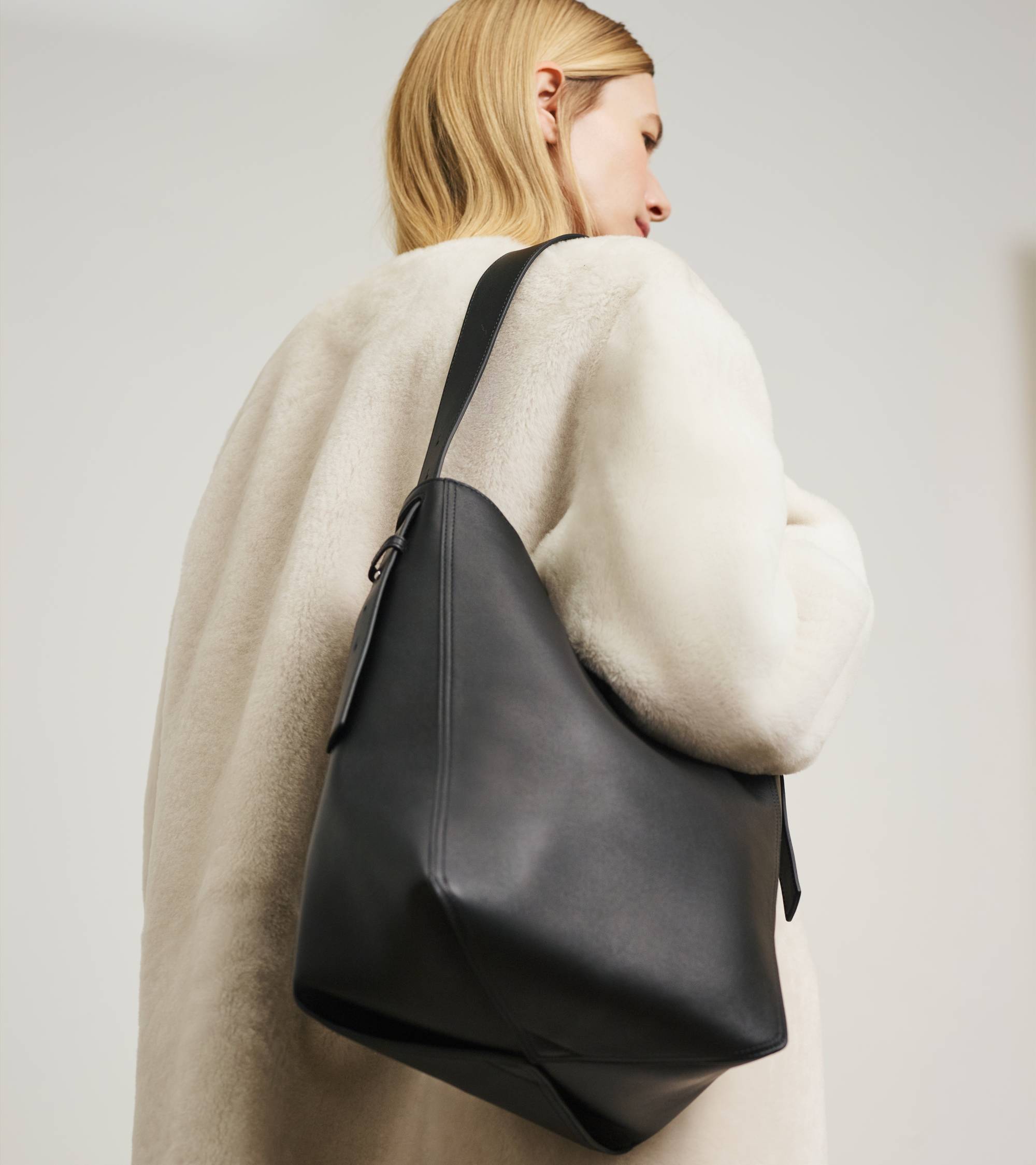 Bolso hobo mediano modelo Céleste de piel lisa