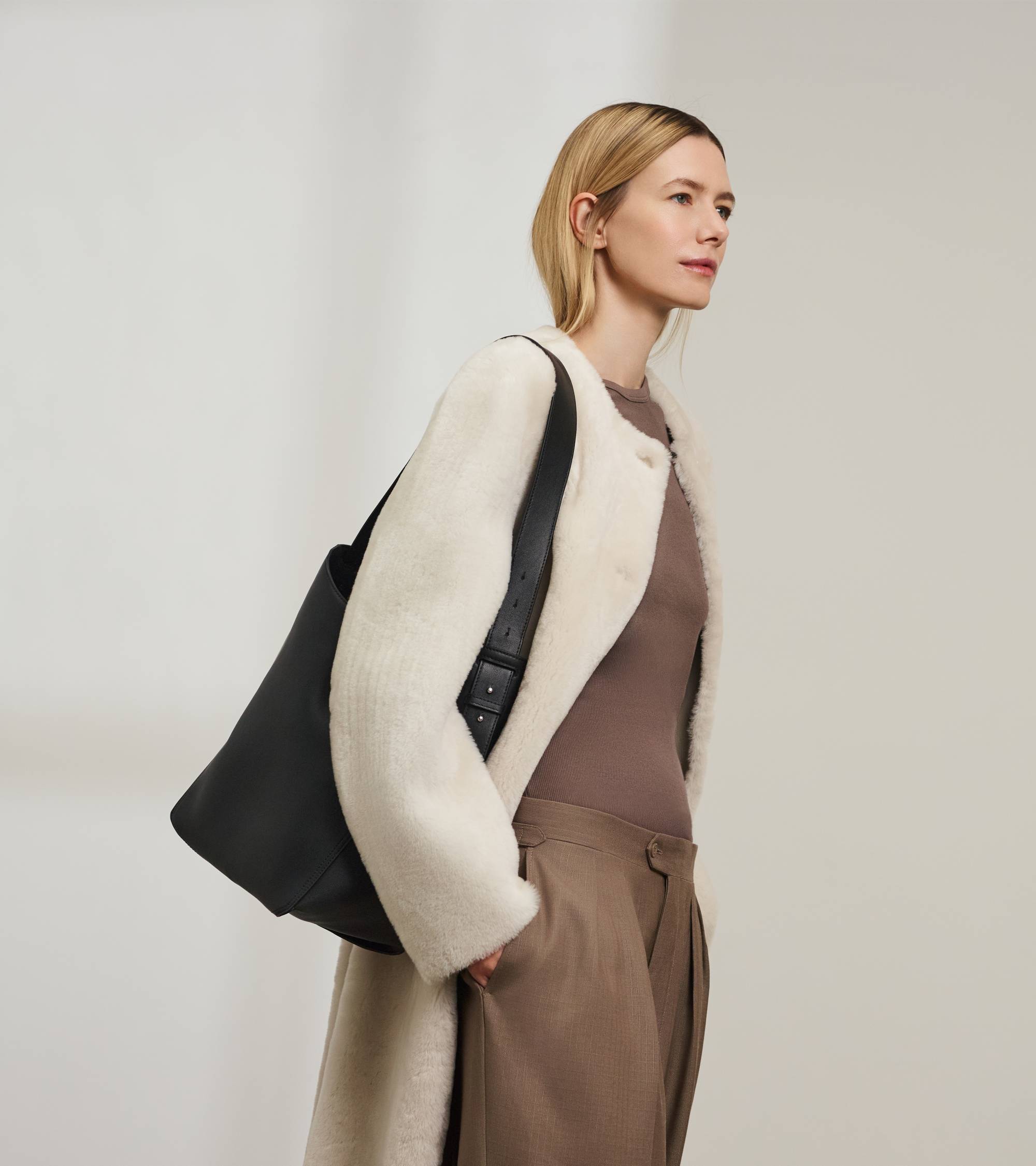 Bolso hobo mediano modelo Céleste de piel lisa