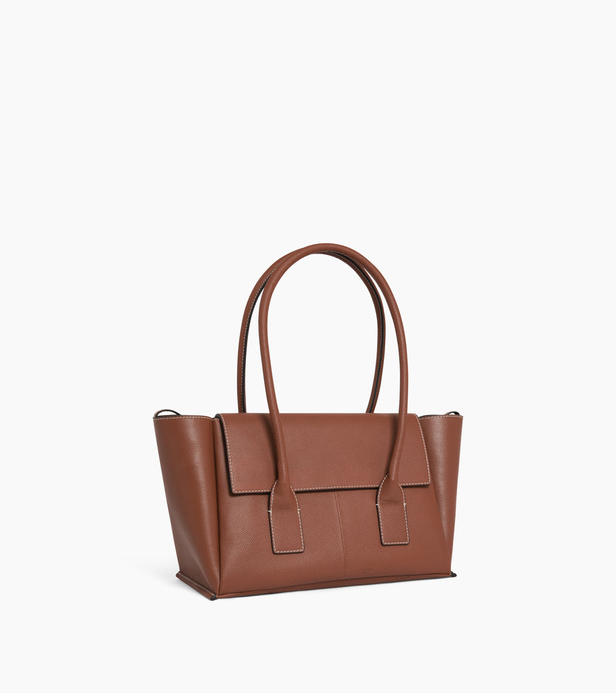 Sac cabas moyen modèle à rabat Elena en cuir grainé