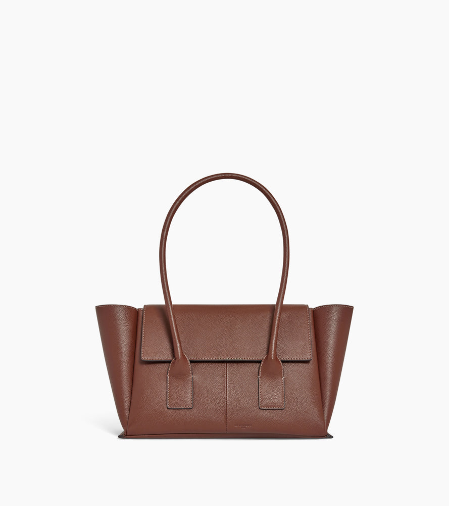Sac cabas moyen modèle à rabat Elena en cuir grainé
